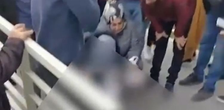 Şehir Hastanesi önünde tramvay yayaya çarptı