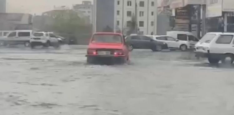Yağmur trafiği olumsuz etkiledi