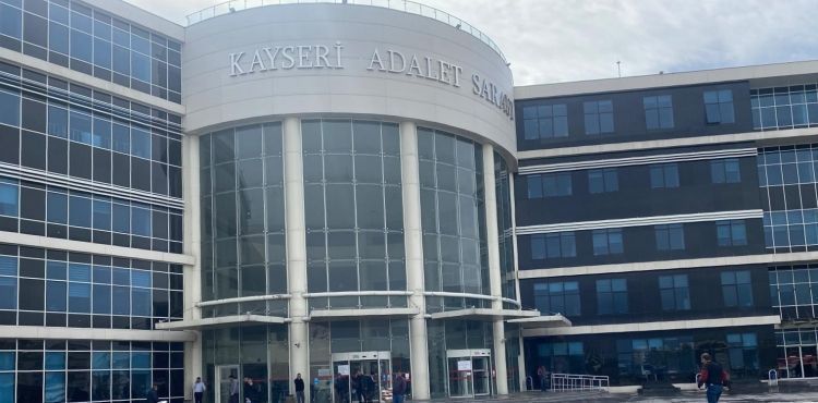 Evinin balkonundan ateş ederek bir kişiyi yaralayan şahsa 4 yıl 5 ay 20 gün hapis