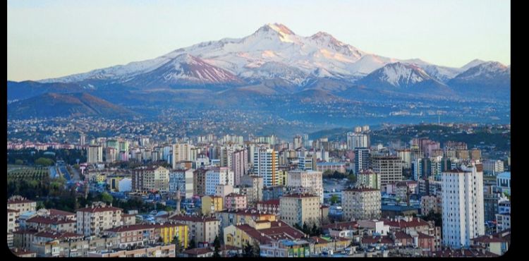 Kahramanmaraş depremlerinden etkilenen Kayseri’de ağır hasarlı yapılar afet kapsamına alındı.