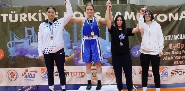 KOCASİNAN’IN BOKS SPORCULARI TÜRKMEN VE TAYYAR, TÜRKİYE İKİNCİSİ OLDU