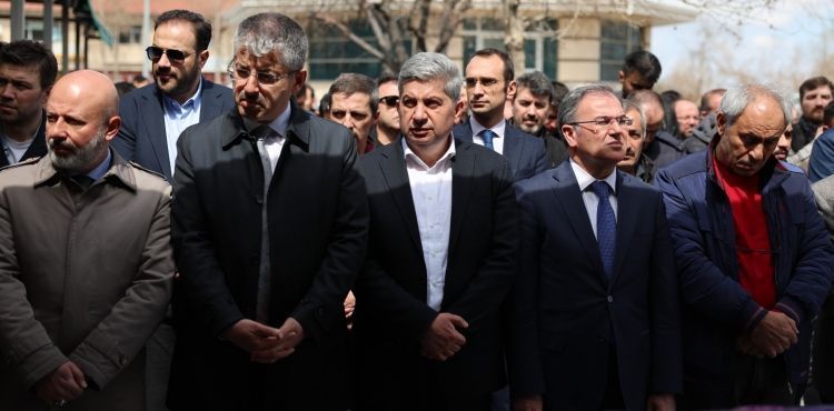 VELİ ALPASLAN HOCA SON YOLCULUĞUNA UĞURLANDI