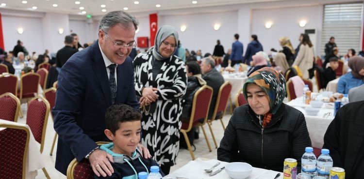 HACILAR’DA ŞEHİT AİLELERİ, GAZİLER VE DEPREMZEDELER İFTARDA BULUŞTU