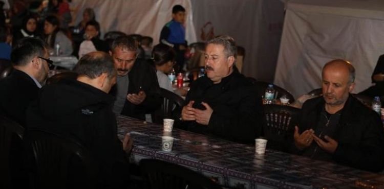 MELİKGAZİ BELEDİYESİ ÇİN MAHALLESİNDEKİ ÇADIRKENT’TE İFTAR BERABERLİĞİ