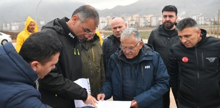 BÜYÜKKILIÇ: “YARALARI SARMAK İÇİN CANLA BAŞLA ÇALIŞIYORUZ”