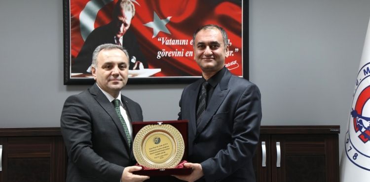 ERÜ Mühendislik Fakültesi’nde Devir Teslim Töreni