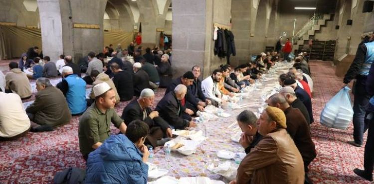 MELİKGAZİ'DE SAHUR BULUŞMASI