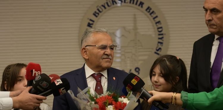 BAŞKAN BÜYÜKKILIÇ, KOLTUĞUNU ÇOCUKLARA DEVRETTİ