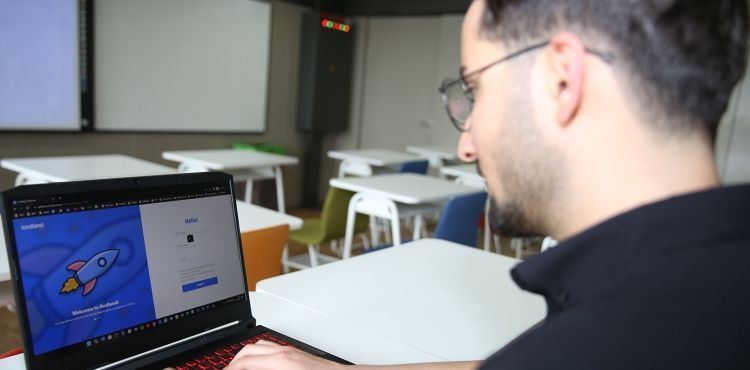 AGÜ’nün Genç Yazılım Eğitmenleri