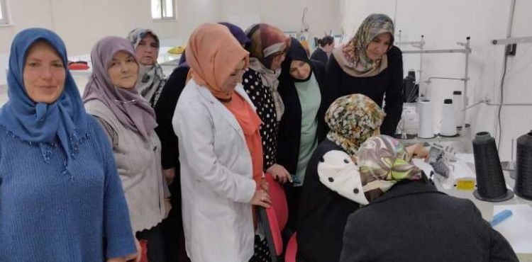 BÜYÜKŞEHİR KAYMEK’TEN İNCESU’DA HAZIR GİYİM KURSU