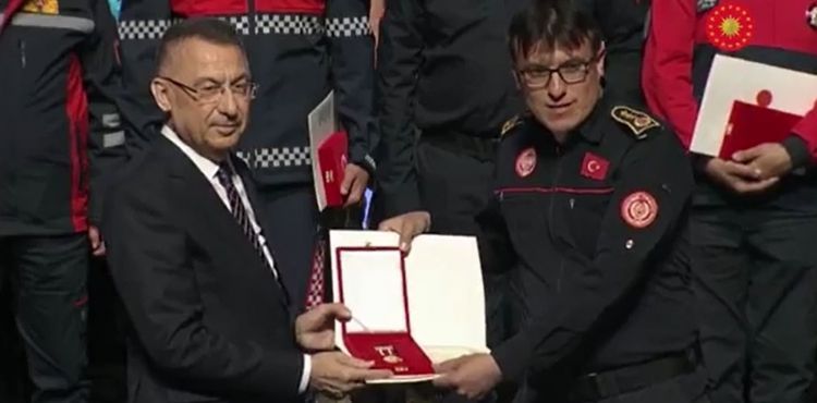 CUMHURBAŞKANI ERDOĞAN’DAN KAYSERİ BÜYÜKŞEHİR İTFAİYESİ’NE DEVLET ÜSTÜN FEDAKÂRLIK MADALYASI
