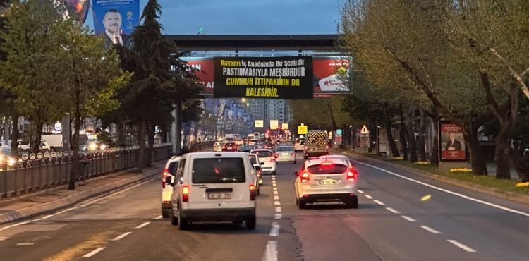 Kılıçdaroğlu’na göndermeli pankart
