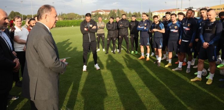 Özhaseki, Kayserispor tesislerini ziyaret etti