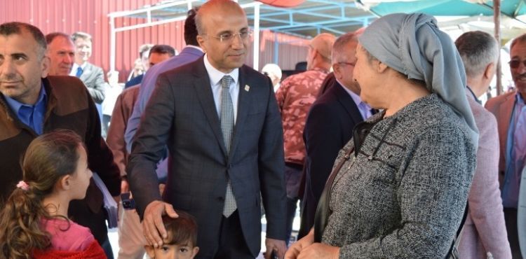 “HALKIMIZ YOKLUĞA VE YOKSULLUĞA ALIŞTIRILMAYA ÇALIŞILIYOR “
