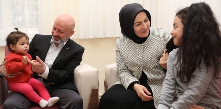 KOCASİNAN BELEDİYESİ, ÇÖLYAKLILARA 6 YILDA 5 BİN 77 ÇÖLYAK PAKETİ DAĞITTI