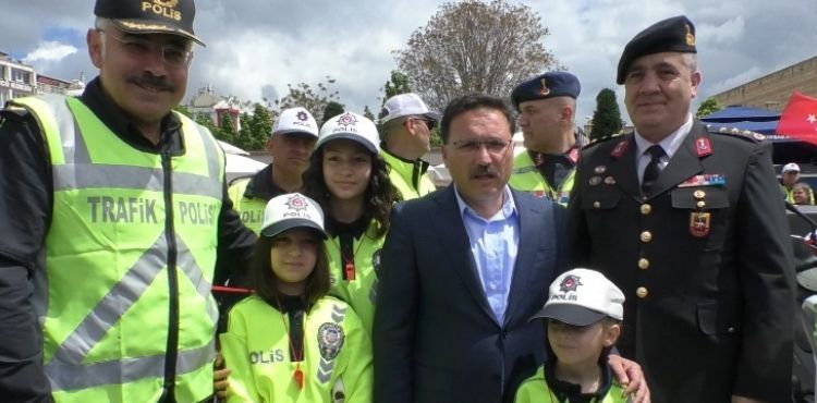 Vali Çiçek: