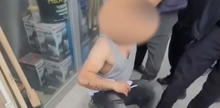 Hırsızlık şüphelisi mahalleli tarafından yakalandı