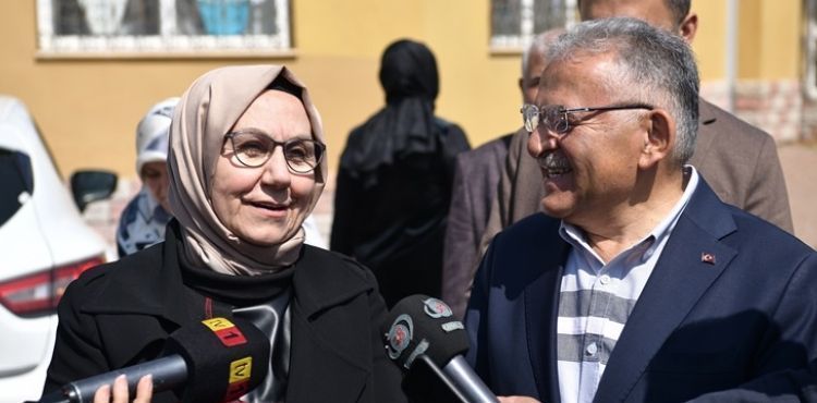 BAŞKAN BÜYÜKKILIÇ, EŞİ NECMİYE BÜYÜKKILIÇ İLE OYUNU KULLANDI