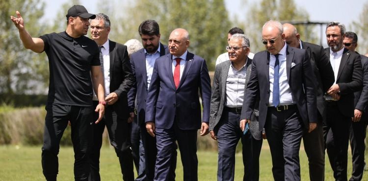 TFF Başkanı Mehmet Büyükekşi’den Kayserispor’a ziyaret
