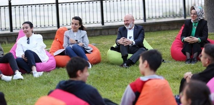 BAŞKAN ÇOLAKBAYRAKDAR; “GENÇLERİMİZ, DÜNYA’DA SES GETİRECEK ÇALIŞMALARA İMZA ATACAK”