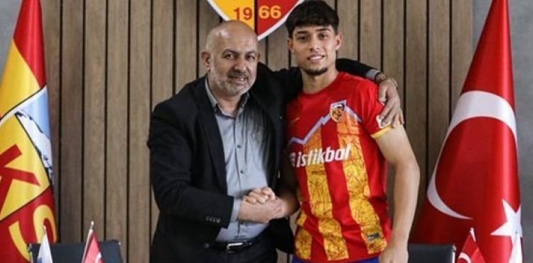 Kayserispor’da, Talha Sarıaslan’ın sözleşmesi 2 sene uzatıldı