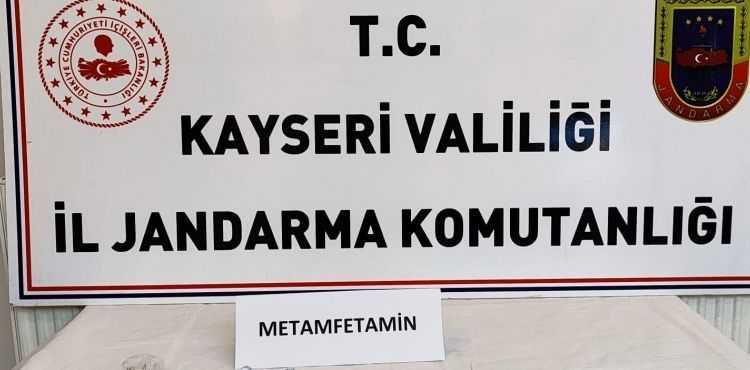 İç çamaşırında uyuşturucu madde ile yakalandı