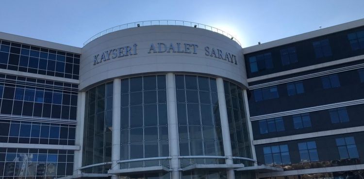 Yaralamadan yargılanan anne oğula hapis cezası