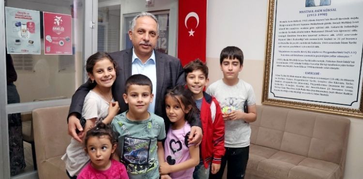 BAŞKAN YALÇIN MEKİK DOKUYOR