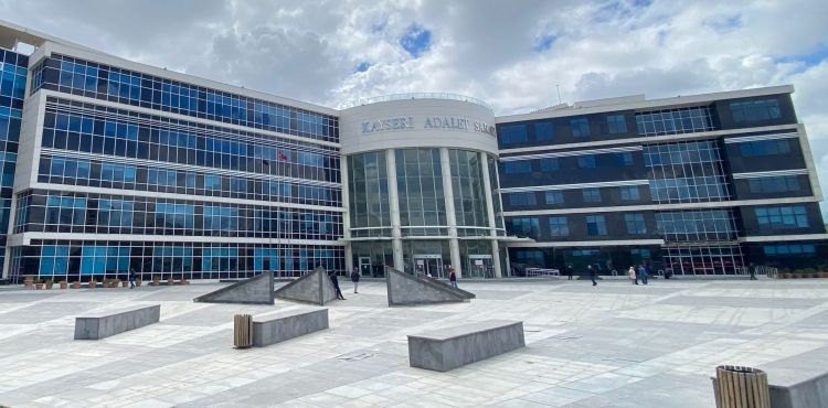 'Uyuşturucu ticareti' suçundan yargılanan kadın: