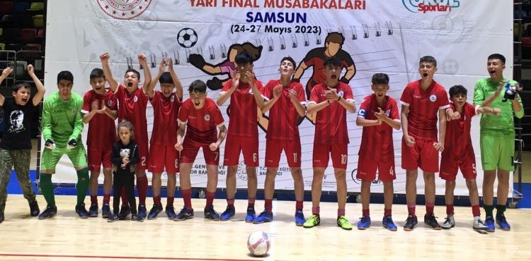 Sahra Galip zsan Ortaokulu futsalda Trkiye ampiyonluu iin mcadele edecek