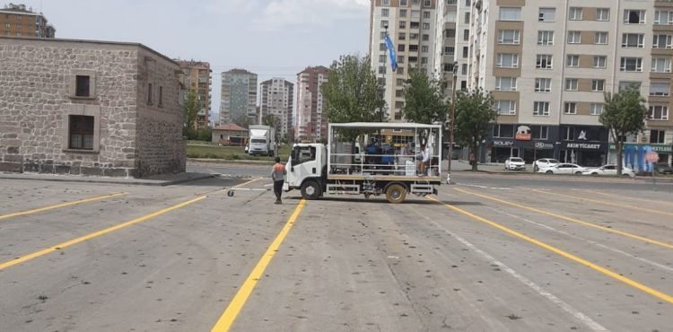 MELİKGAZİ BELEDİYESİ PAZARYERLERİNDE BAKIM ONARIM YAPIYOR
