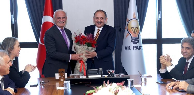 Bakan olan Özhaseki, partideki görevini devretti