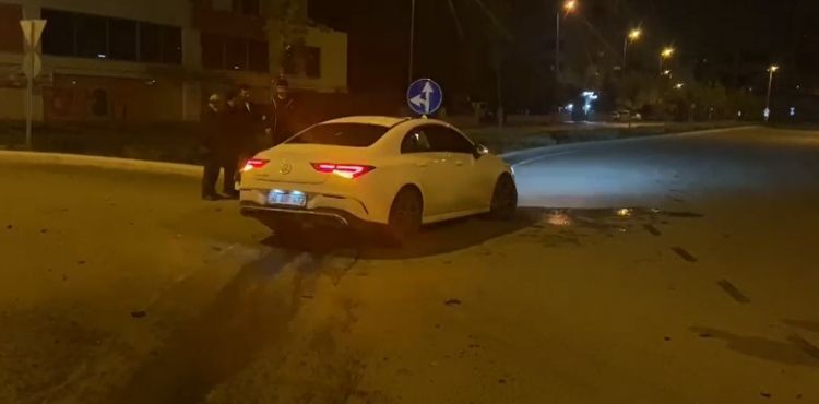 Kaza yapan sürücü aracını bırakıp kaçtı