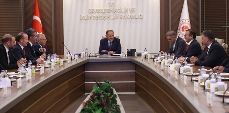 Kayserili hemşehrilerinden Bakan Özhaseki’ye ‘’hayırlı olsun’’ ziyareti