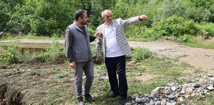 YAHYALI’DA SEL VE TAŞKINLARI ÇÖZMEK İÇİN ÇALIŞMALAR BAŞLIYOR