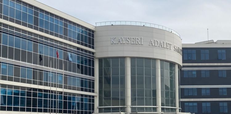 Mezarlık çıkışı 2 kişiyi silahla yaralayan sanığa 9 yıl hapis