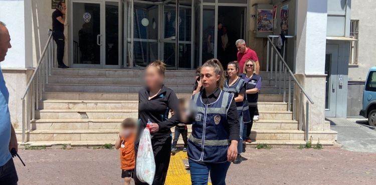 Eş zamanlı operasyonda 3 kadın şüpheli yakalandı