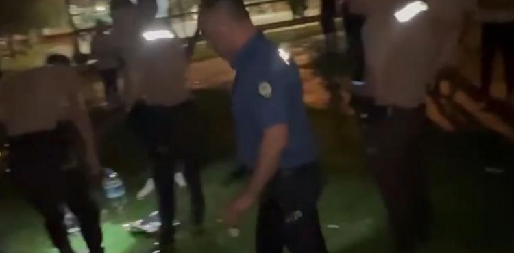 Parkta taşkınlık çıkartan şahıslar etkisiz hale getirildi