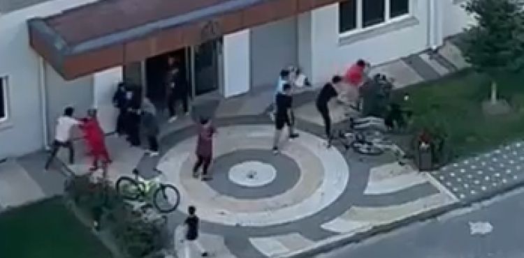 Kadınların da karıştığı sopalı kavgada 2 kişi yaralandı