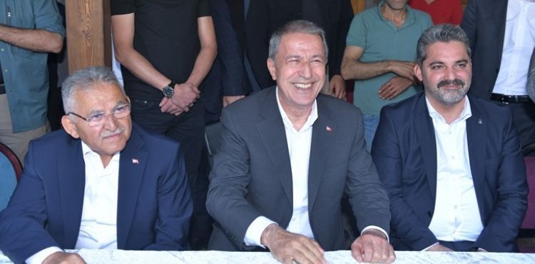 AKAR VE BÜYÜKKILIÇ’TAN DEVELİ İLE HACILAR’A “TEŞEKKÜR” ZİYARETİ