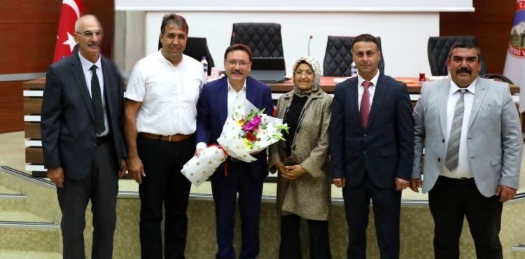 Vali Çiçek, muhtarlarla bir araya geldi
