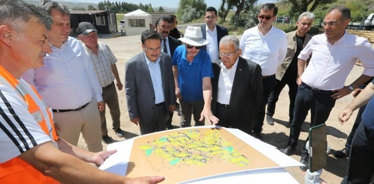 VALİ ÇİÇEK İLE BAŞKAN BÜYÜKKILIÇ’TAN KÜLTEPE’Yİ DÜNYAYA TANITACAK PROJELERE İNCELEME