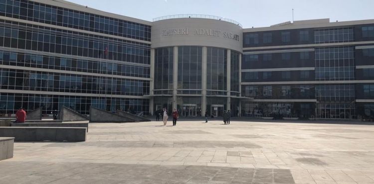 Cep telefonu hattı için işlem yaptırmadığı halde icraya verilen şahıs dava açtı