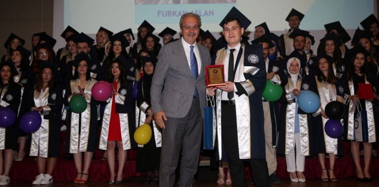 NNYÜ PSİKOLOJİ BÖLÜMÜ YENİ MEZUNLARINI VERDİ