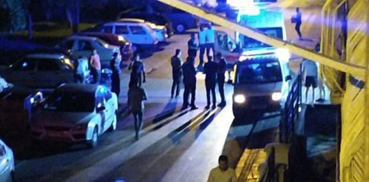 Araç içinden ateş edilmesi sonucu 3 kişi yaralandı