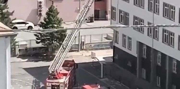 Ortaokulda çıkan yangın söndürüldü