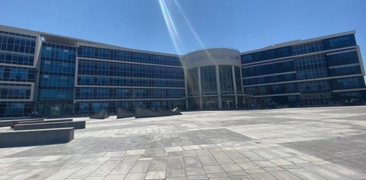 Daire almak isteyenleri dolandırmakla suçlanan iki kardeşin yargılanmasına başlandı
