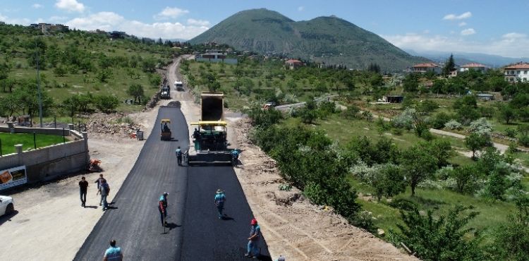 TALAS’TA ASFALT ÇALIŞMALARI TAM GAZ DEVAM EDİYOR