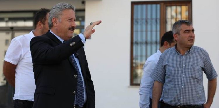 ESENTEPE MAHALLESİNDE SAĞLIK MERKEZİ, KÜTÜPHANE VE YOL ÇALIŞMASI BİR ARADA