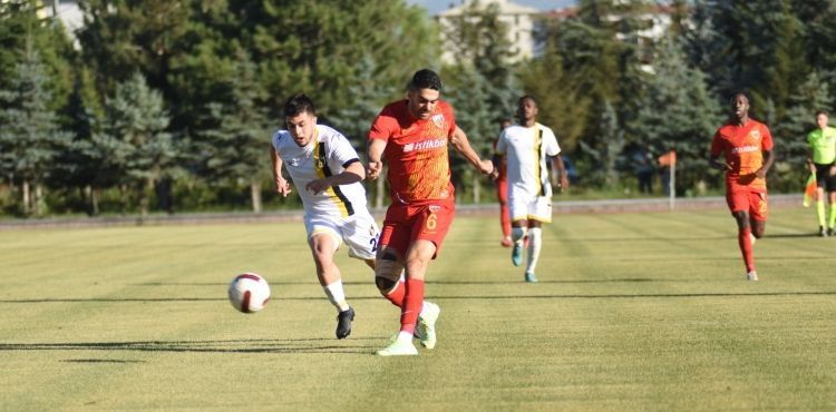 Kayserispor hazırlık maçında İstanbulspor’u yendi